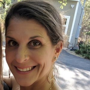 Meet your Posher, Angie